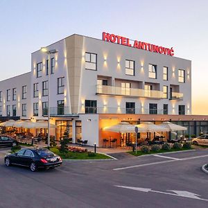 Antunovic Hotel East